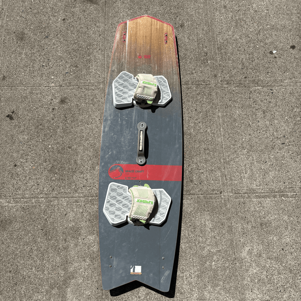 Used Liquid Force Spacecraft w/ pads