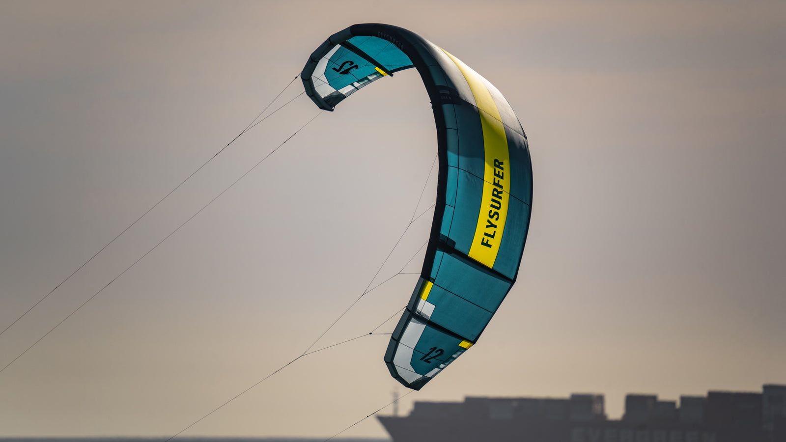 Flysurfer Era L.E.I Kite