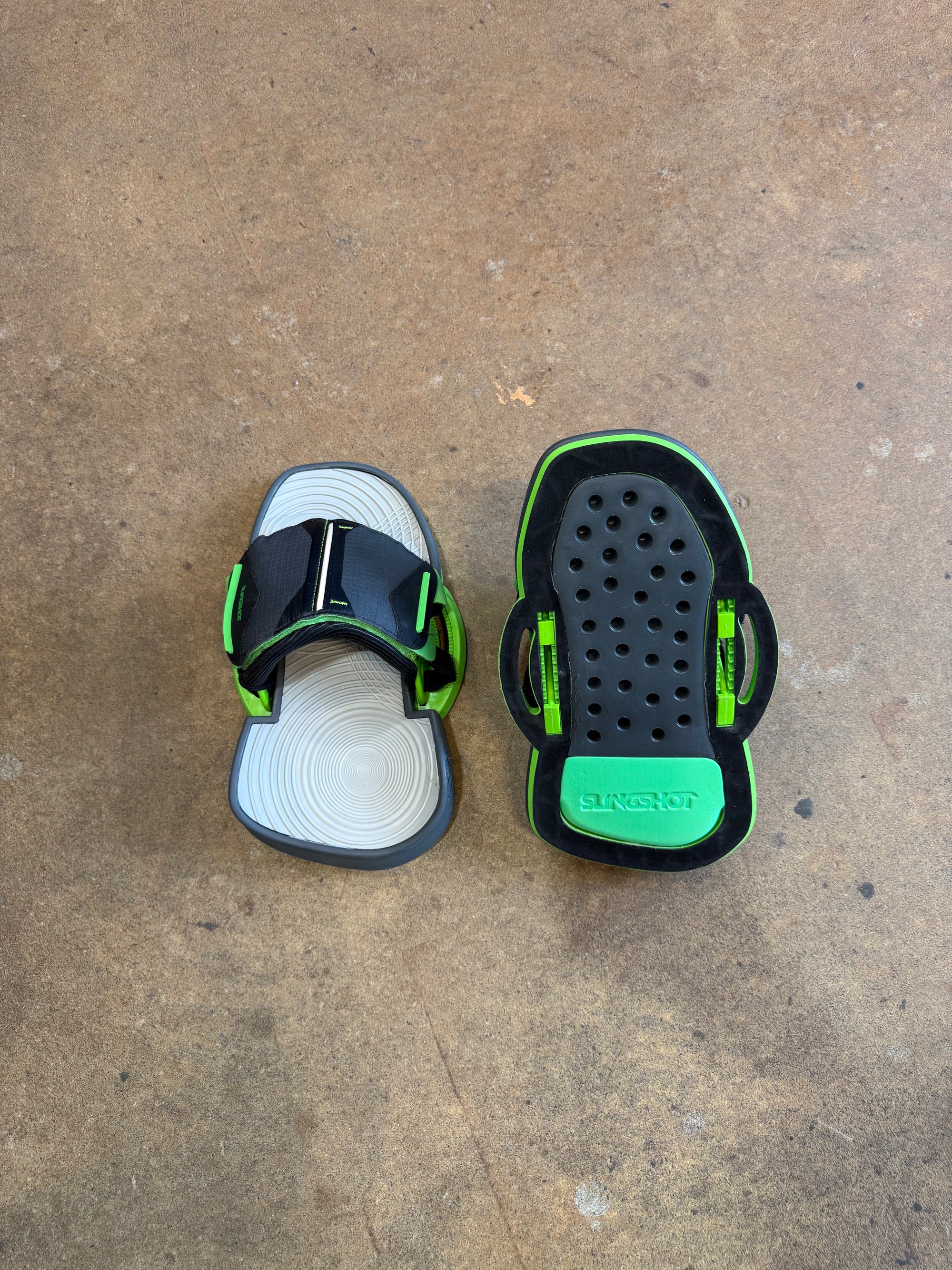 USED Slingshot Refraction w/ Bindings TwinTip